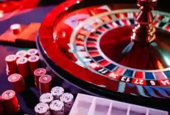 Antarmuka permainan Starlight Princess di platform rakyat4d dengan tampilan grid dan kontrol taruhan